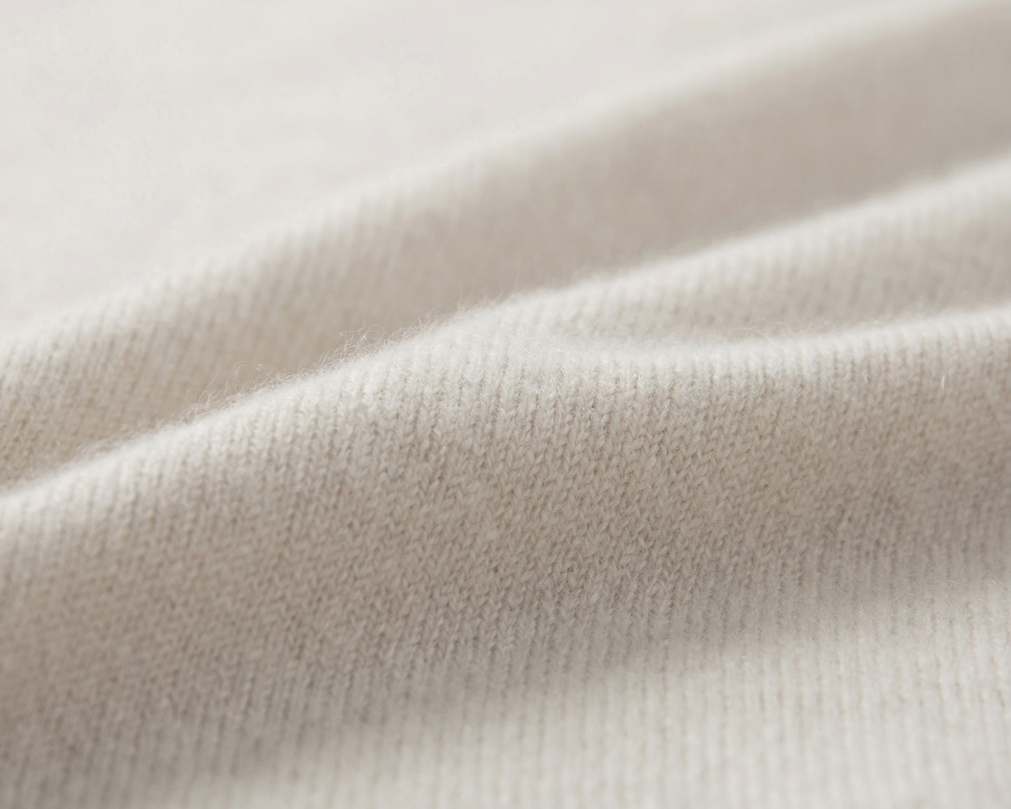 MA02 SLIM CREWNECK CASHMERE SWEATER