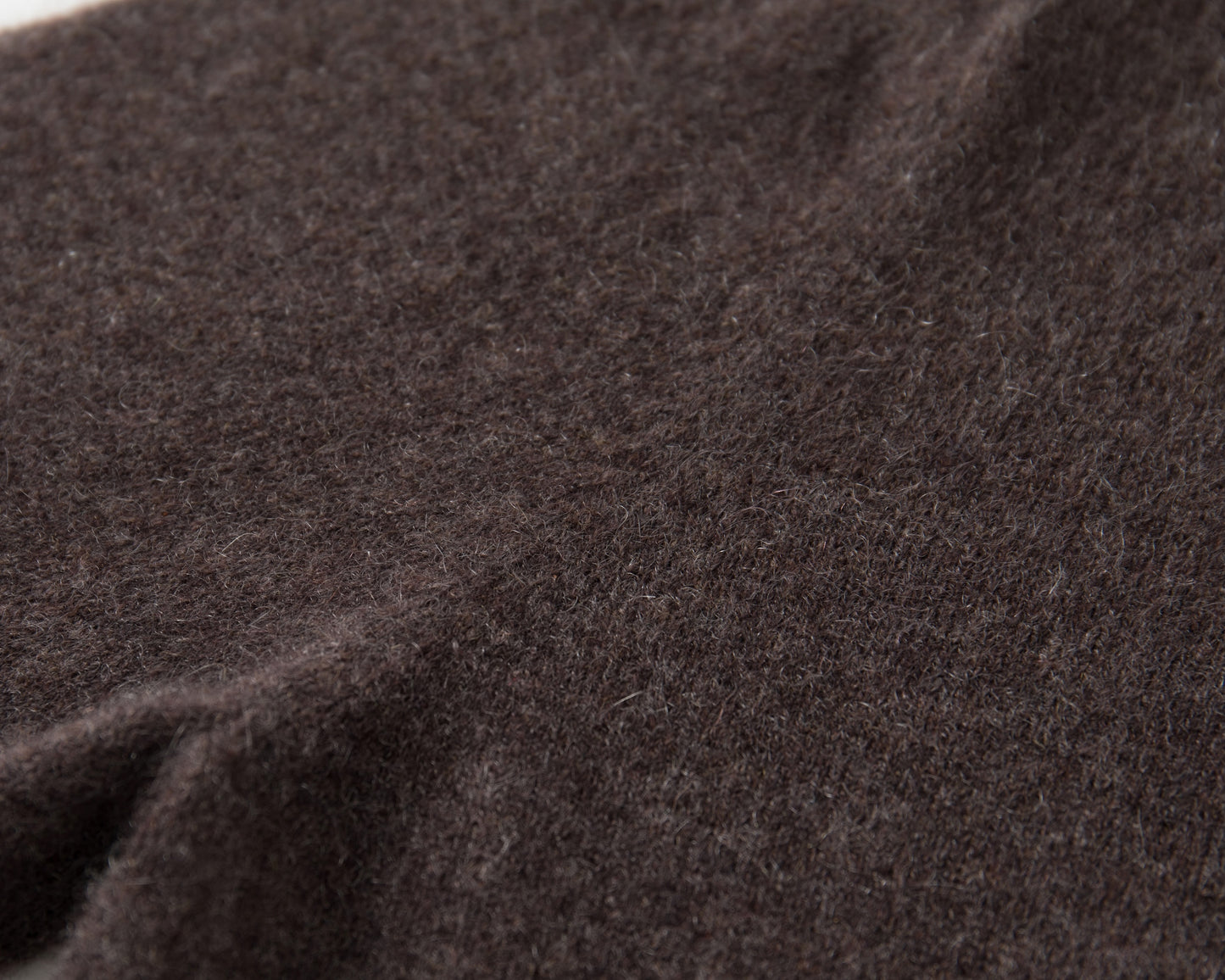 MA02 SLIM CREWNECK CASHMERE SWEATER