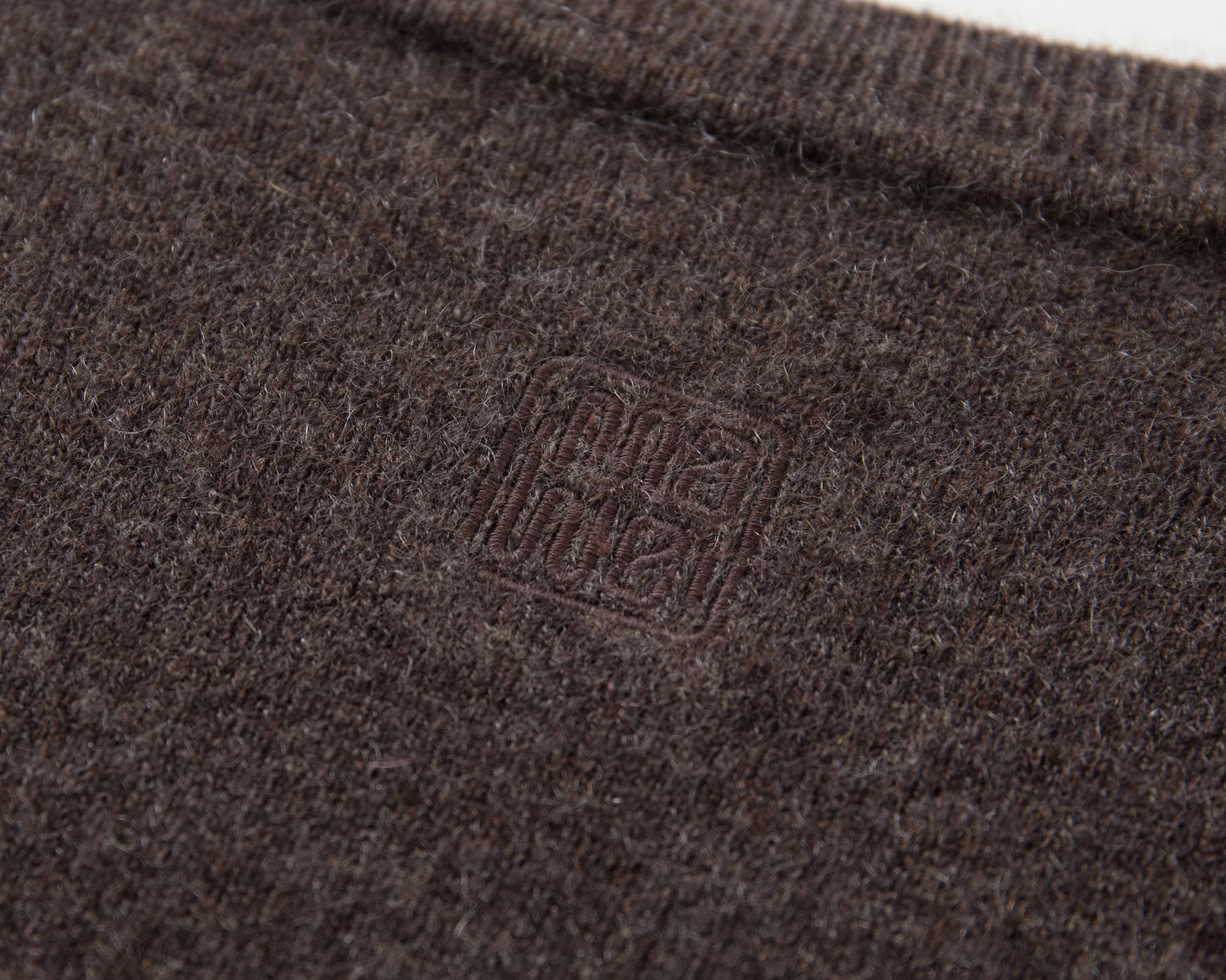 MA02 SLIM CREWNECK CASHMERE SWEATER