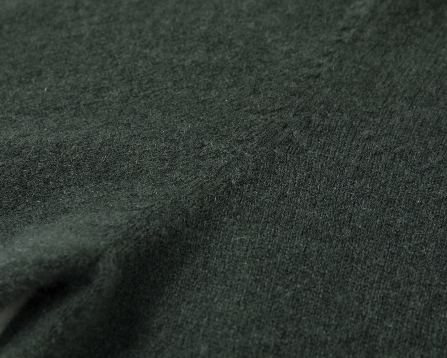 MA02 SLIM CREWNECK CASHMERE SWEATER