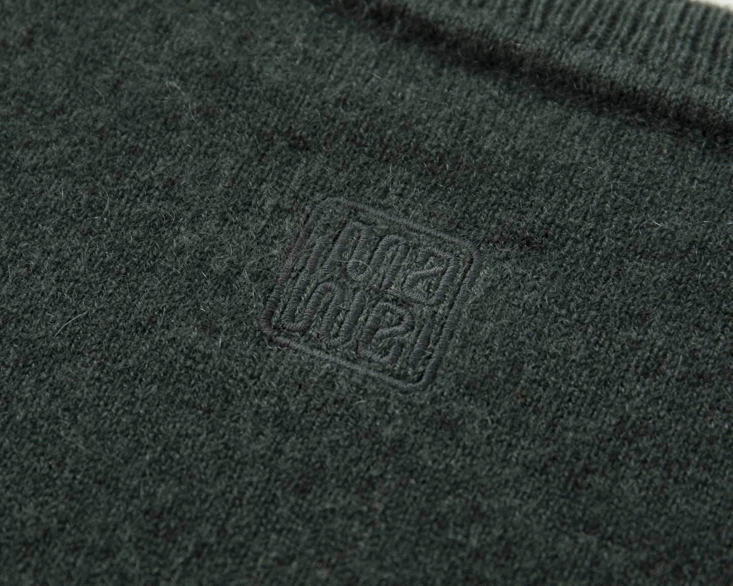 MA02 SLIM CREWNECK CASHMERE SWEATER