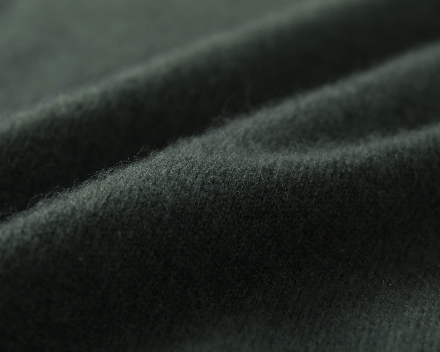 MA02 SLIM CREWNECK CASHMERE SWEATER
