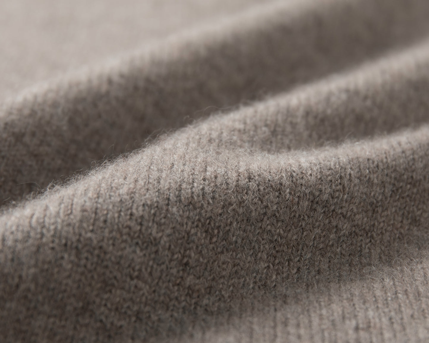 MA50 CASHMERE SADDLE SLEEVE SWEATER