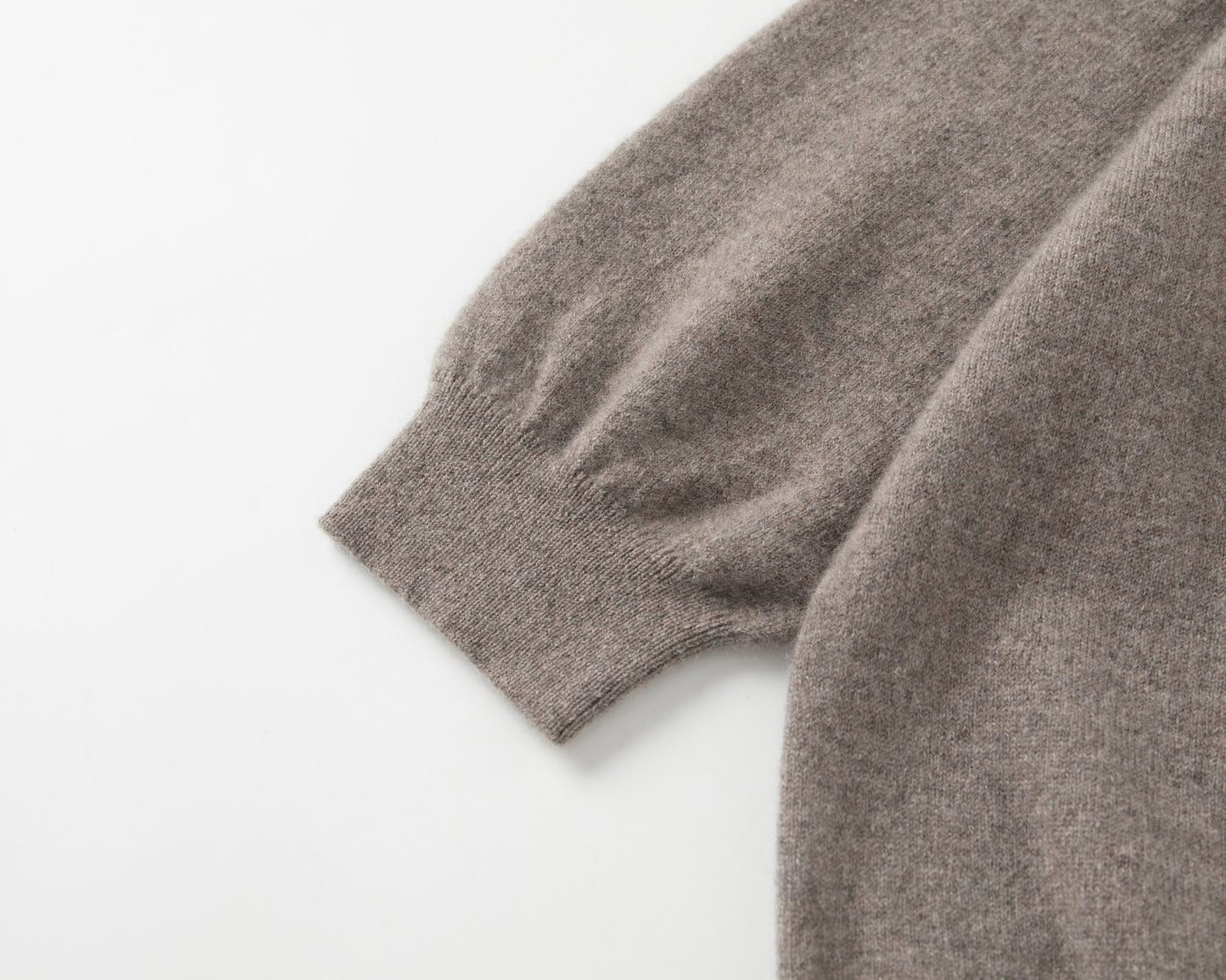 MA03 CASHMERE SHORT SLEEVE CREWNECK SWEATER