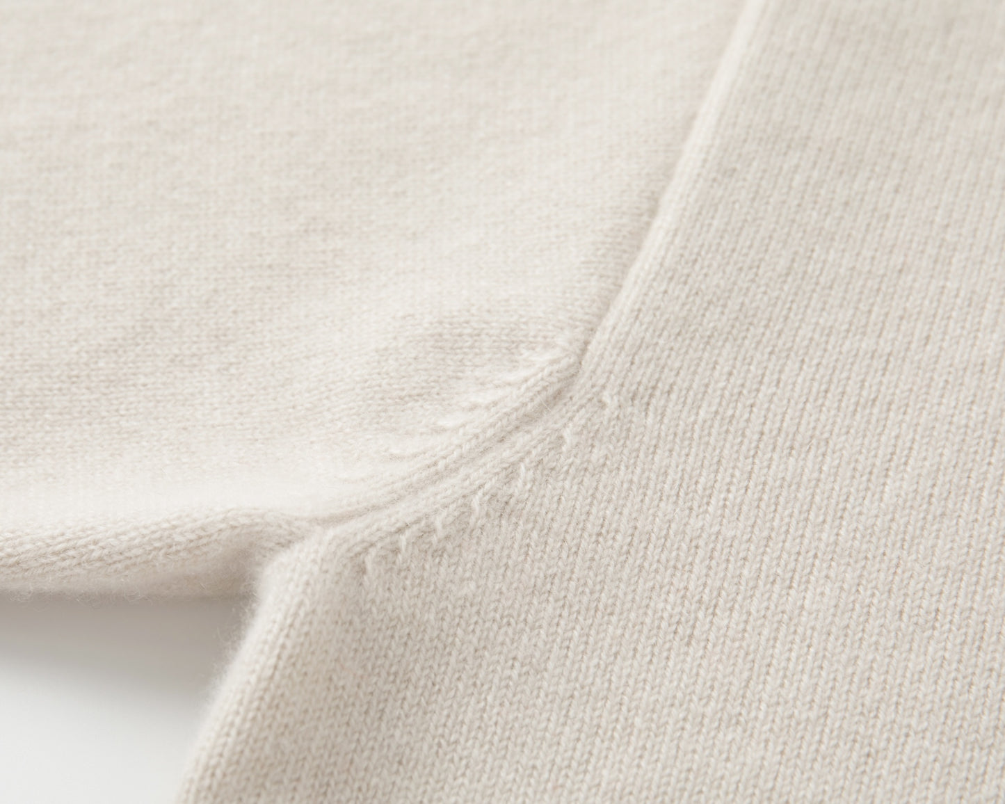 MA53 CASHMERE SHORT SLEEVE TURTLENECK OVERSIZE