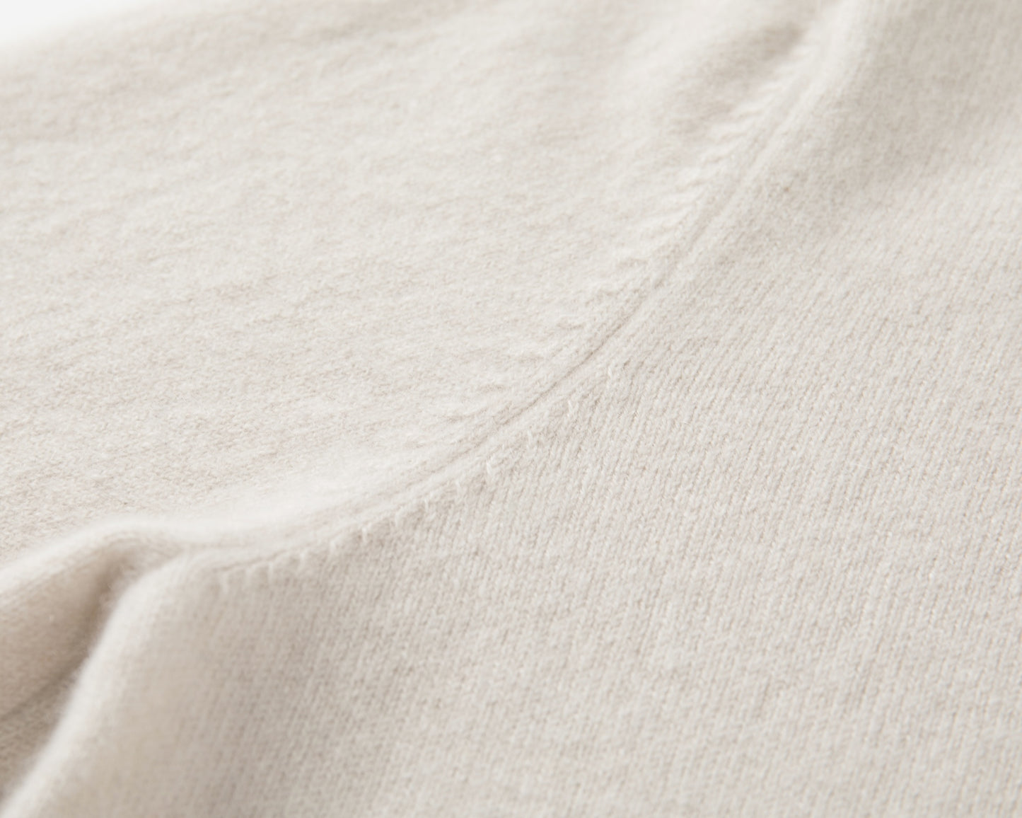 MA10 SLIM CASHMERE CARDIGAN
