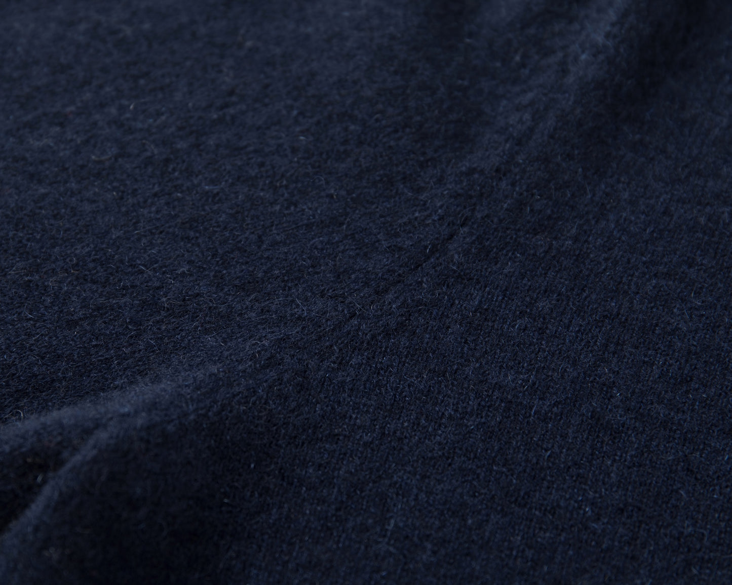 MA10 SLIM CASHMERE CARDIGAN