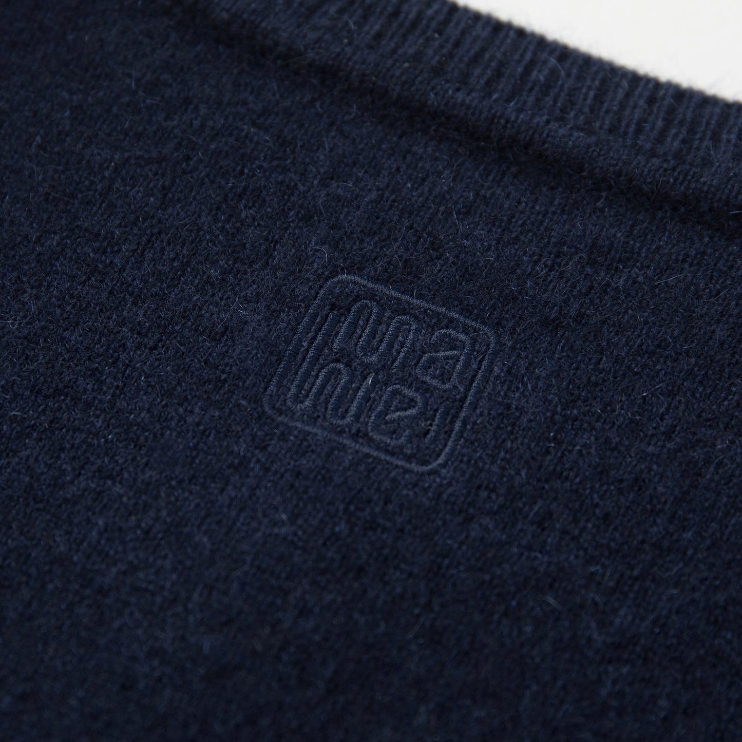MA10 SLIM CASHMERE CARDIGAN