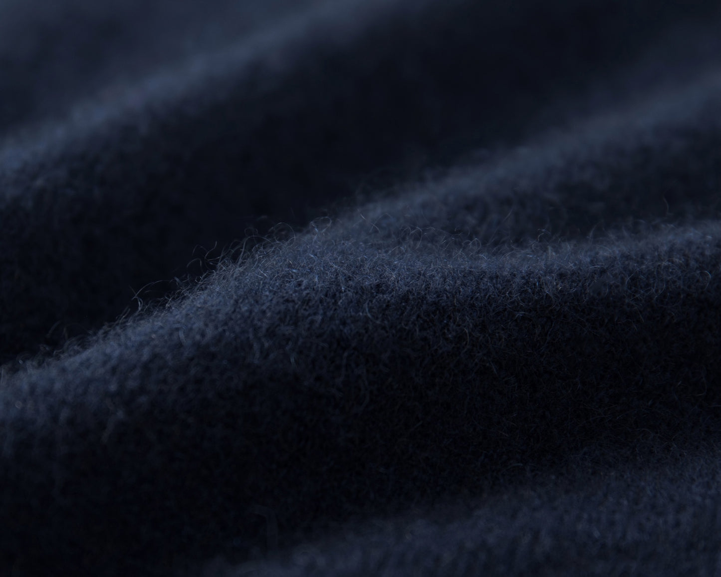 MA10 SLIM CASHMERE CARDIGAN