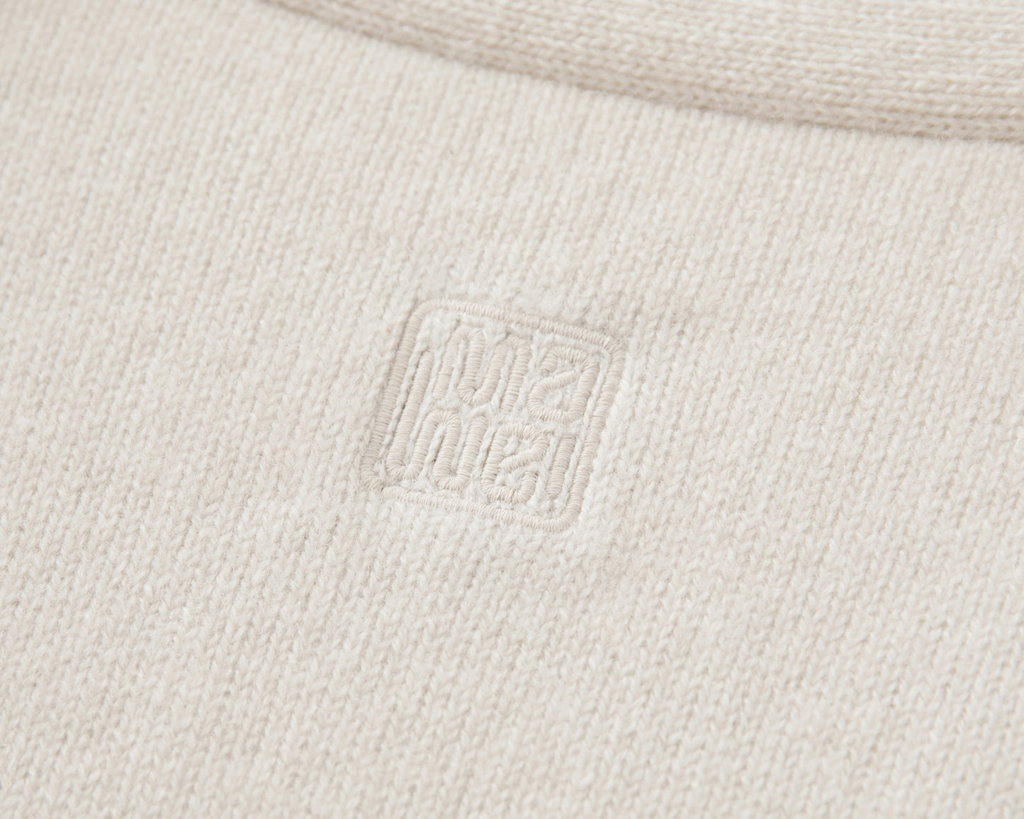MA52 CASHMERE V NECK CARDIGAN