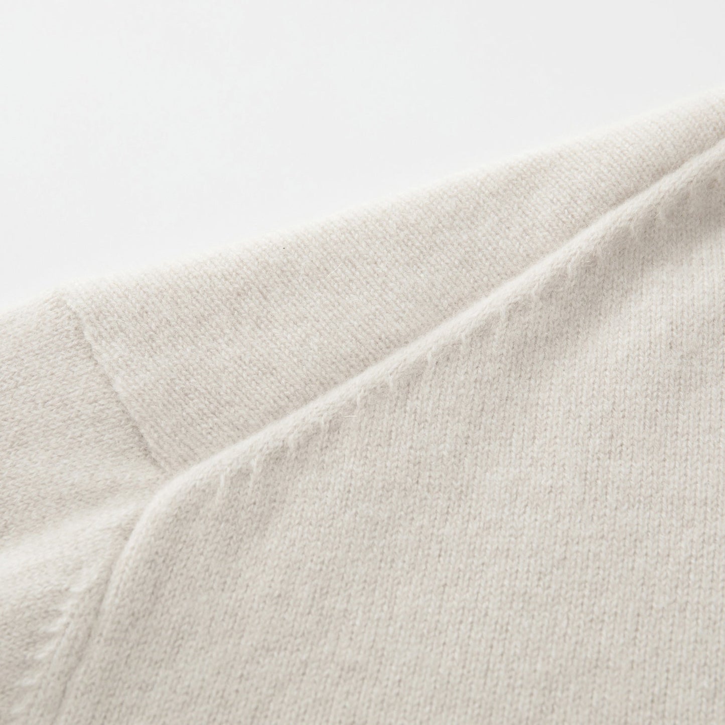 MA51 CASHMERE HIGH NECK SWEATER