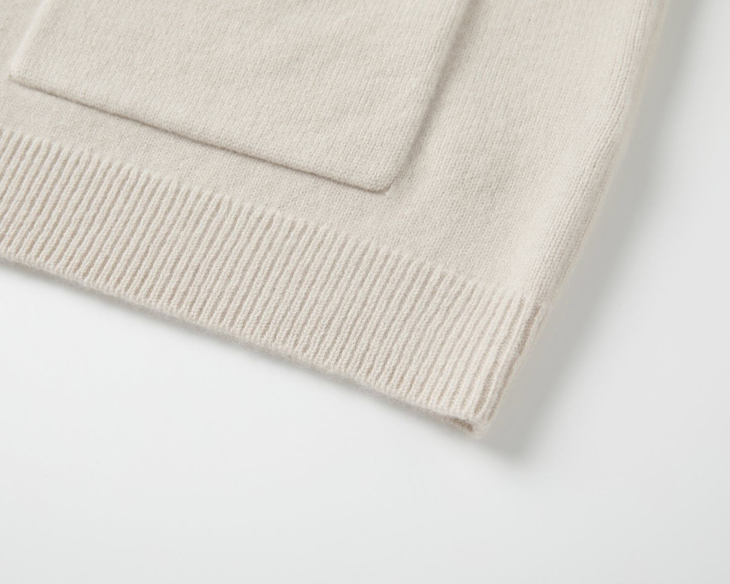 MA52 CASHMERE V NECK CARDIGAN