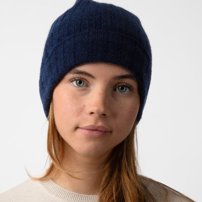 MA71 Cashmere Beanie, navy blue, front view, female model.