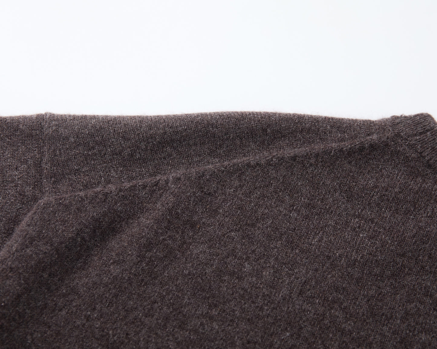 MA07 Short Sleeve Oversized Cashmere  Crewneck  Sweater by Mawei, brown,  knitting details close up, back view.