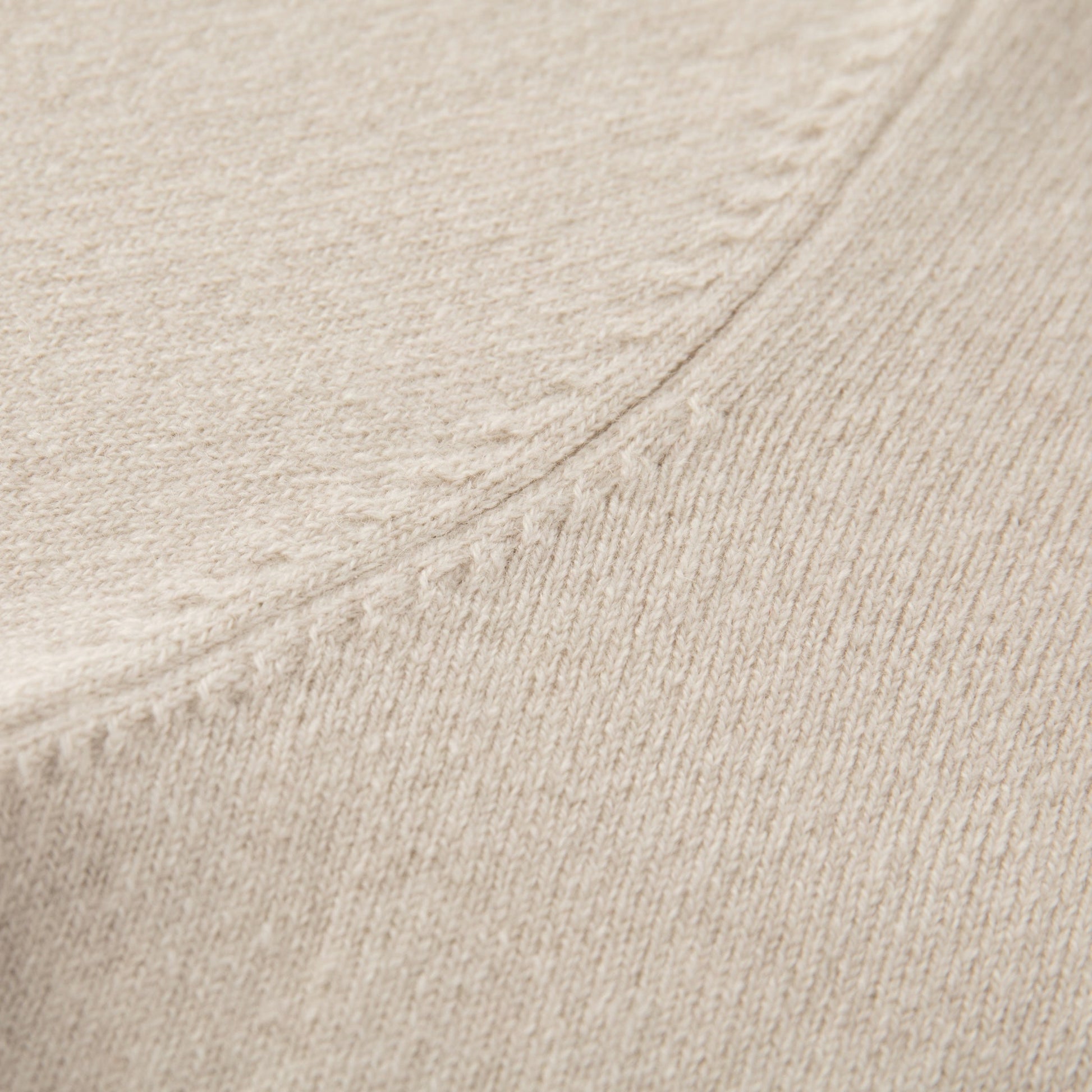 MA09 Cashmere Short Sleeve Polo Sweater by Mawei, off white, knitting details close up