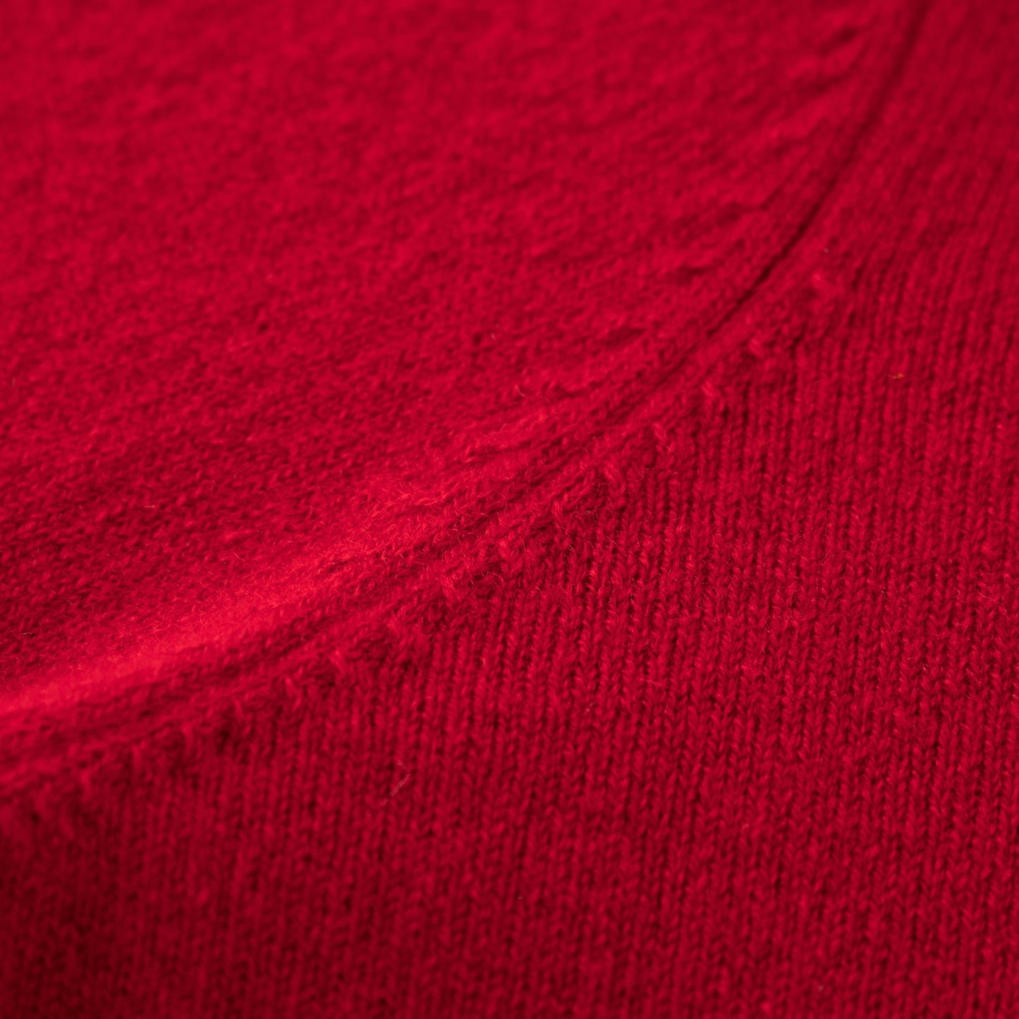MA09 Cashmere Short Sleeve Polo Sweater by Mawei, red, knitting details close up