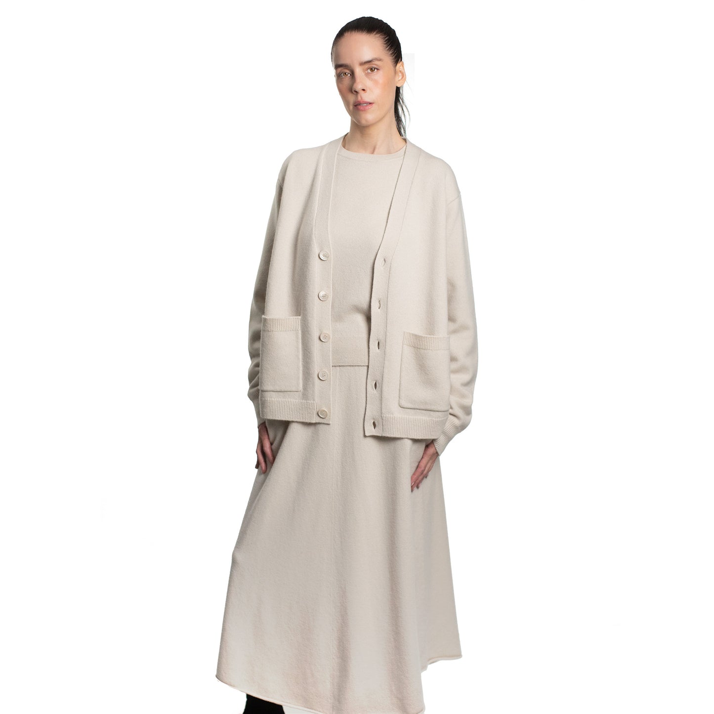 MA52 CASHMERE V NECK CARDIGAN
